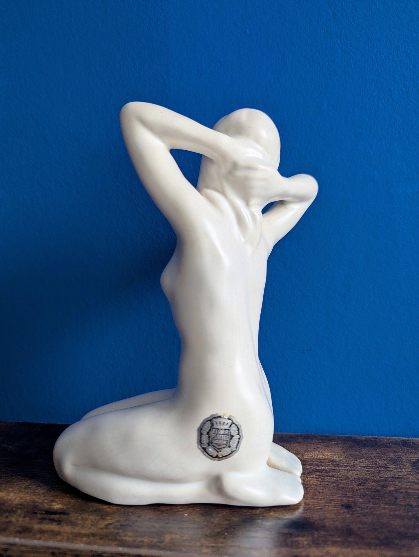 Flora Gouda – Ceramic Female Nude, Model 552 (ca. 1950s–60s)